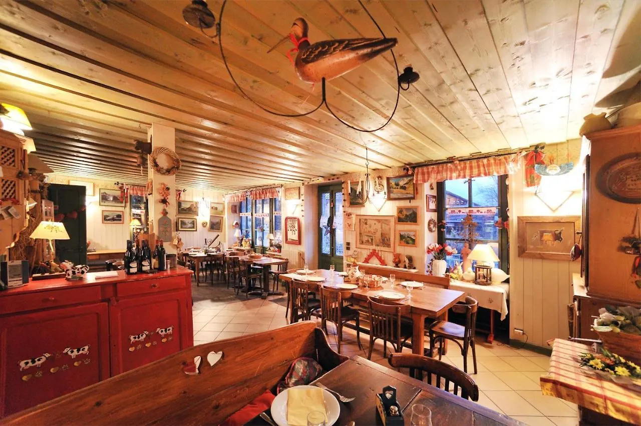 **  Chalets Et Hotel De Charme La Cremerie Du Glacier Chamonix France