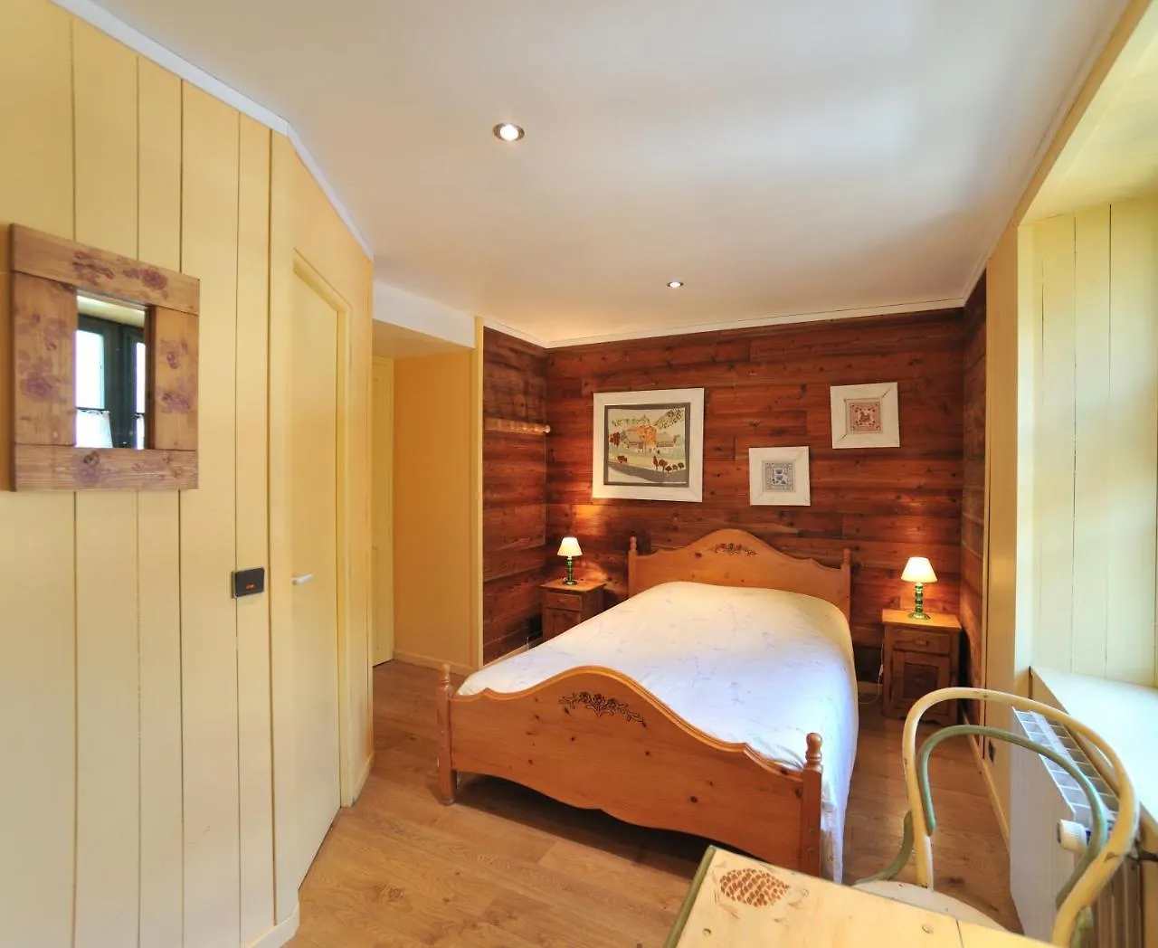 Chalets Et Hotel De Charme La Cremerie Du Glacier Chamonix France